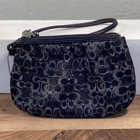 Coach Handbags - Coach Signature ‘C’ Zipper Pull Closure Wristlet Leather Strap Nice Condition